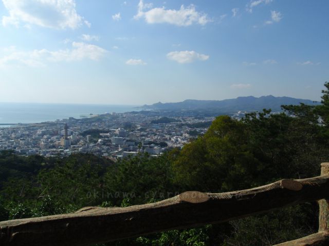 名護城公園展望台からの景色